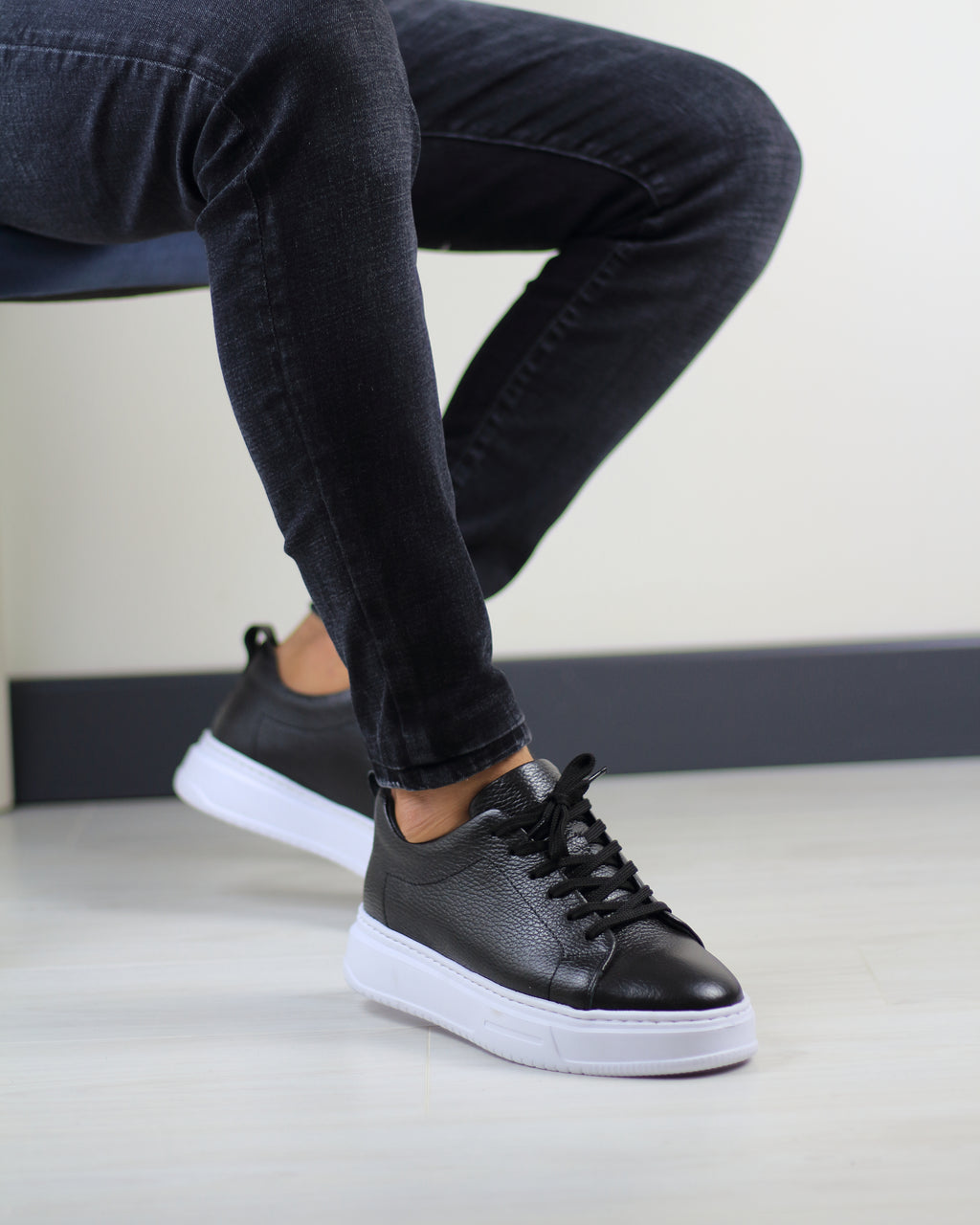 SİYAH DERİ ERKEK SNEAKERS AYAKKABI