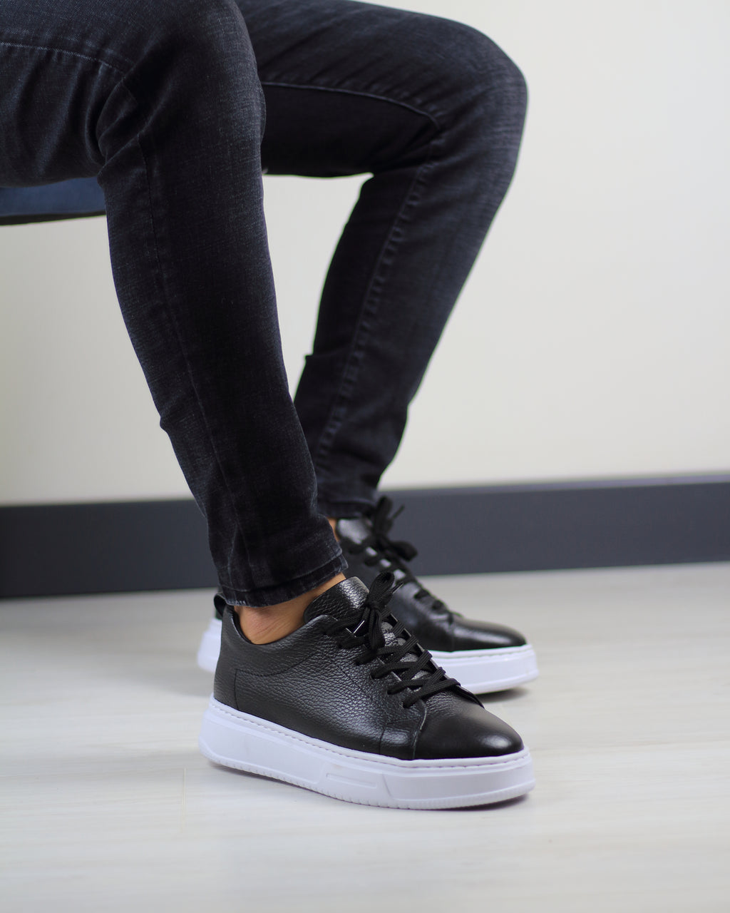 SİYAH DERİ ERKEK SNEAKERS AYAKKABI