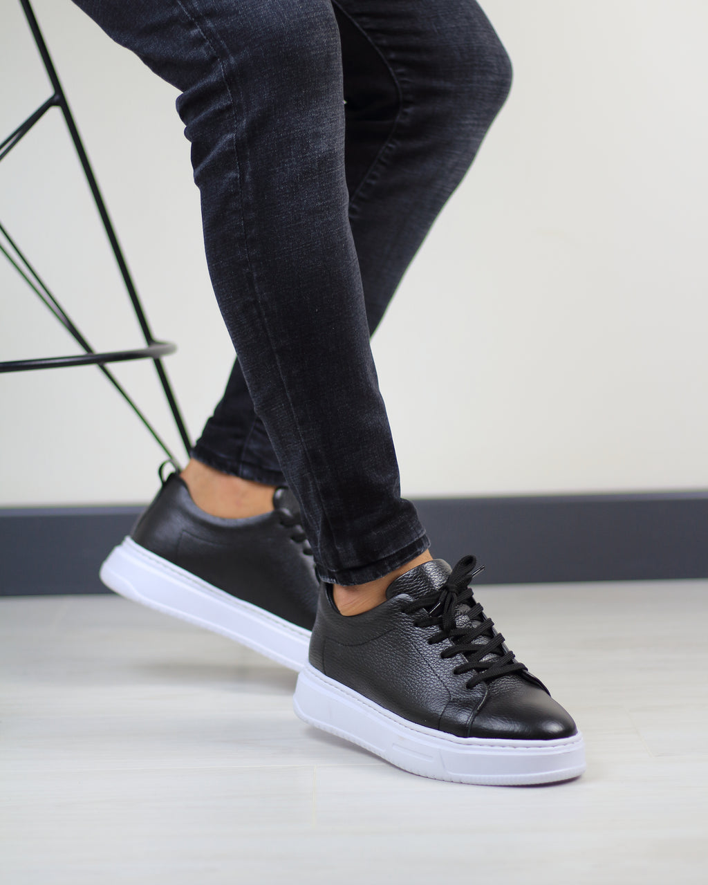 SİYAH DERİ ERKEK SNEAKERS AYAKKABI