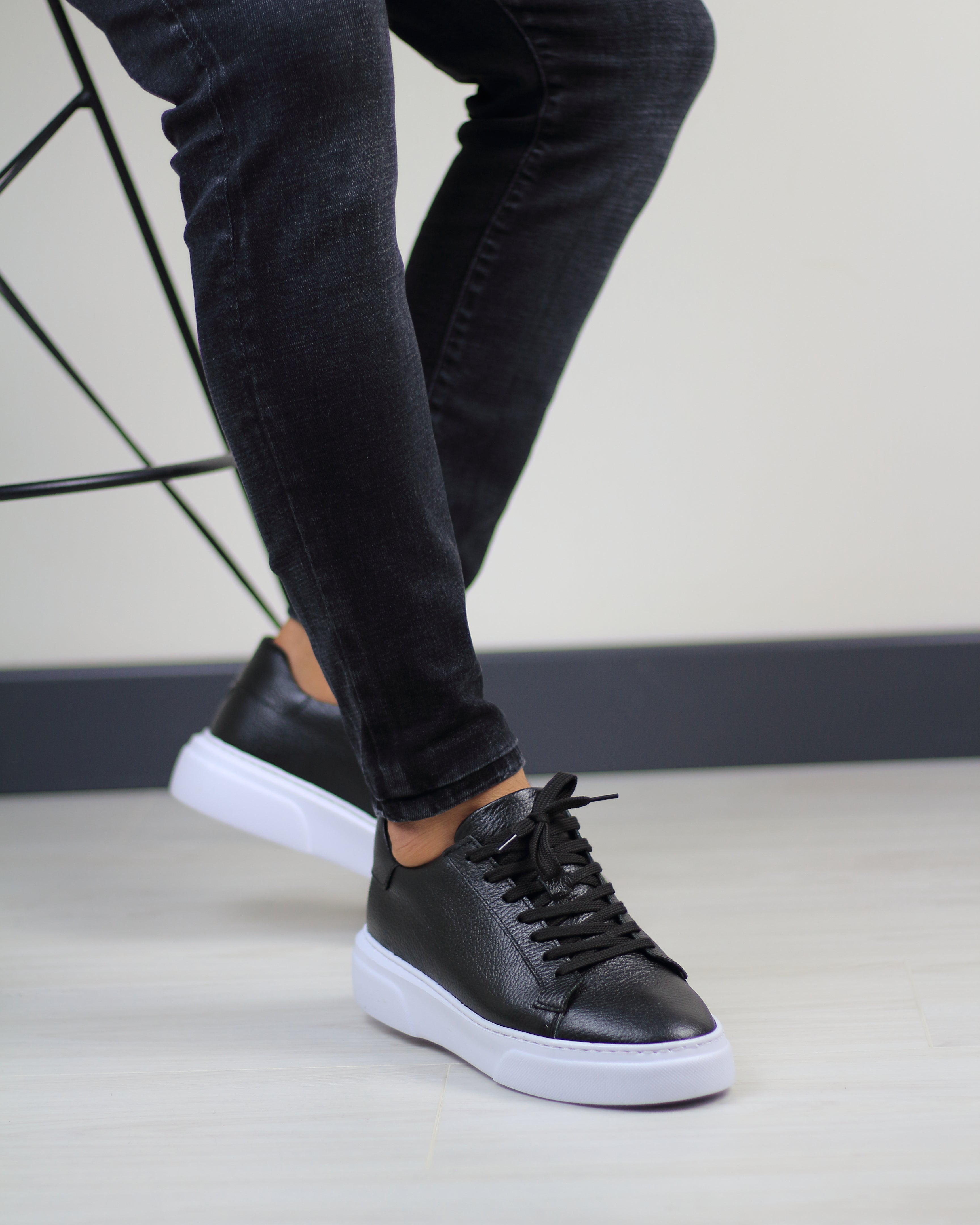 SİYAH DERİ ERKEK SNEAKERS AYAKKABI