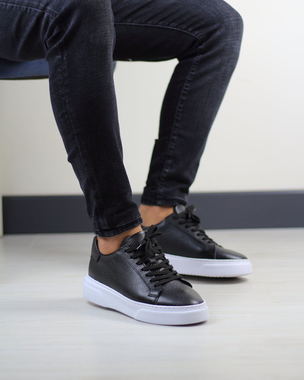 SİYAH DERİ ERKEK SNEAKERS AYAKKABI