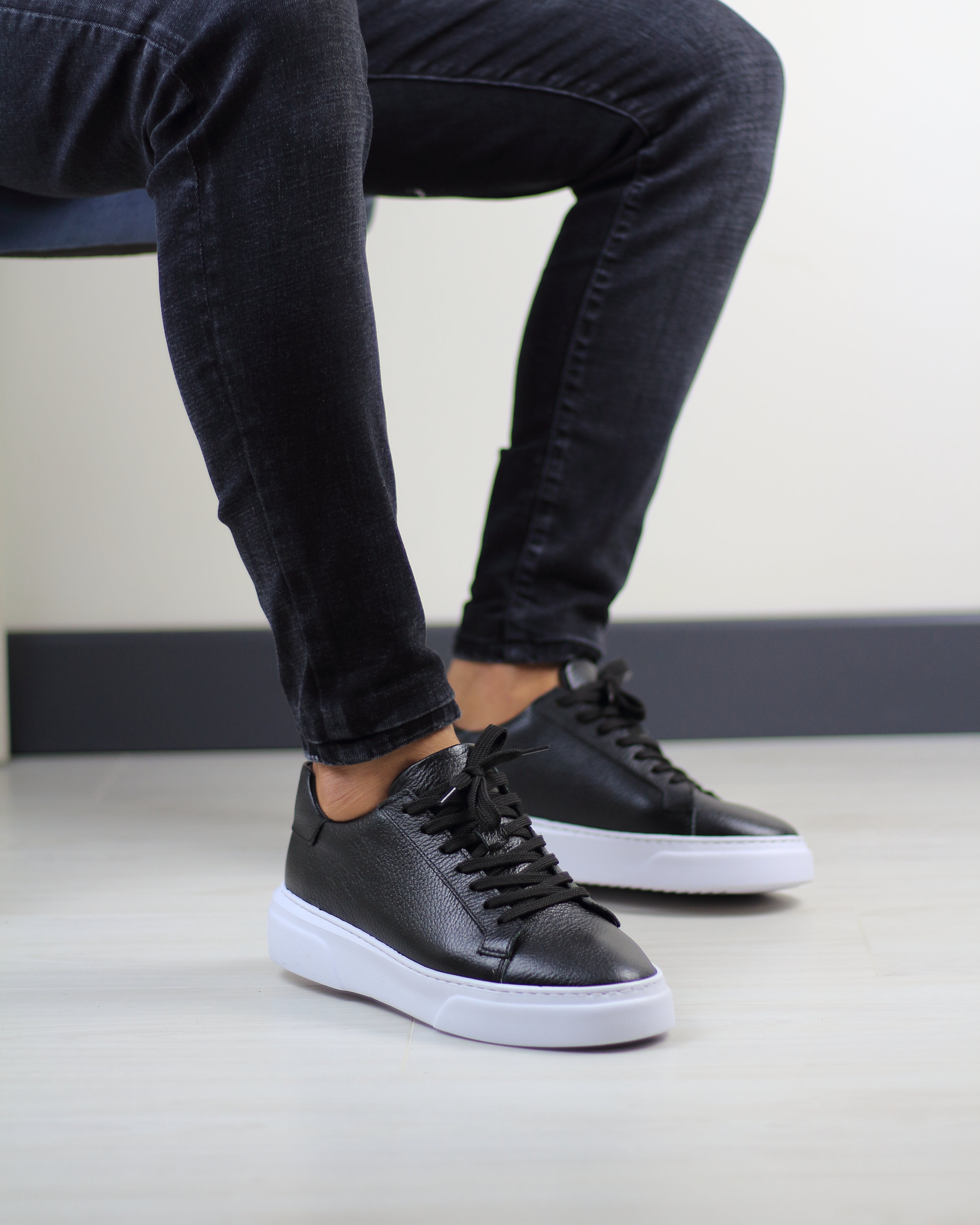 SİYAH DERİ ERKEK SNEAKERS AYAKKABI