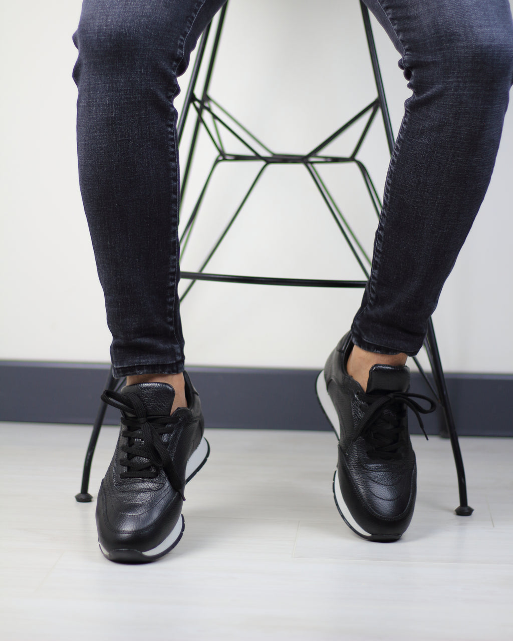 SİYAH DERİ ERKEK SPOR AYAKKABI