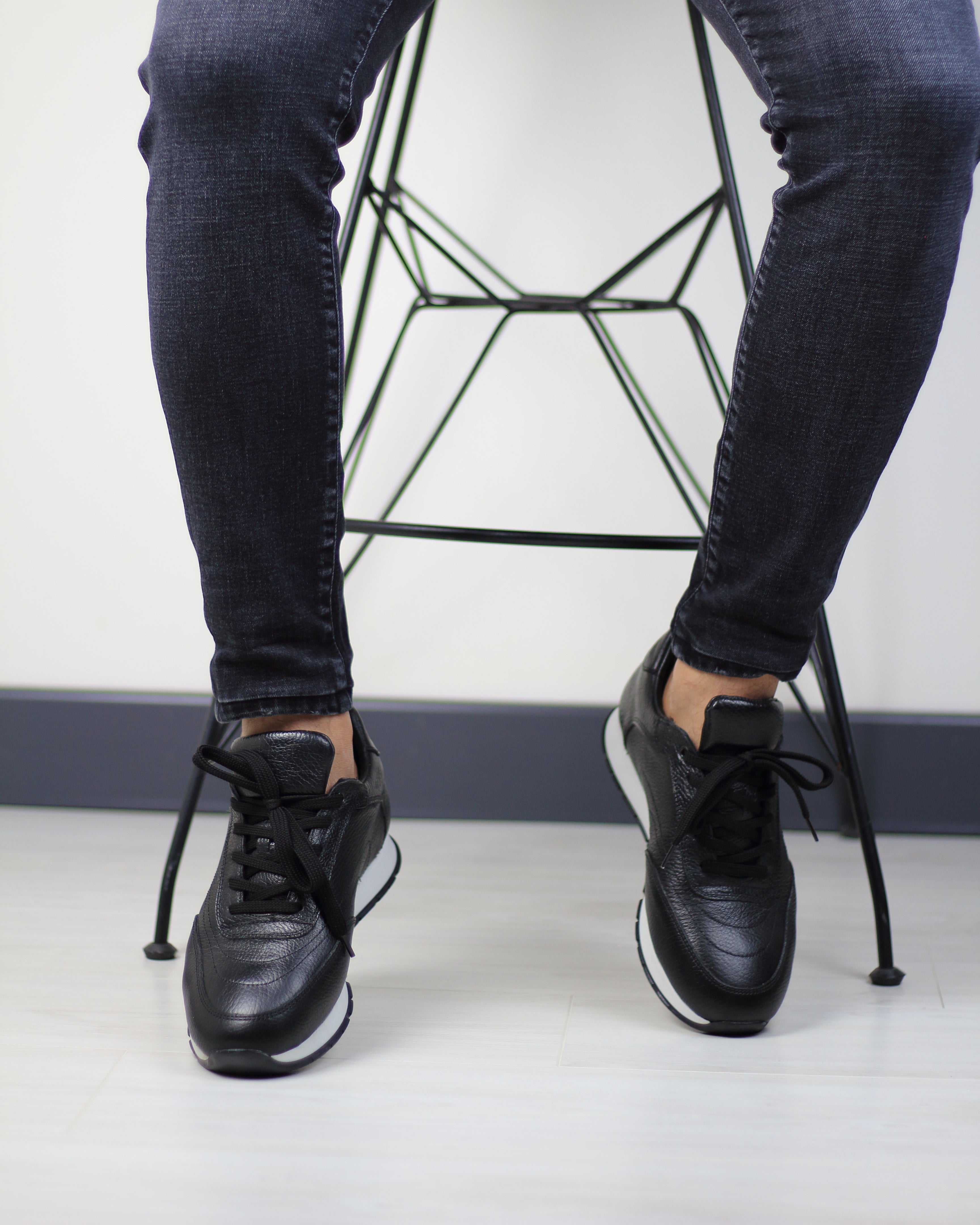 SİYAH DERİ ERKEK SPOR AYAKKABI