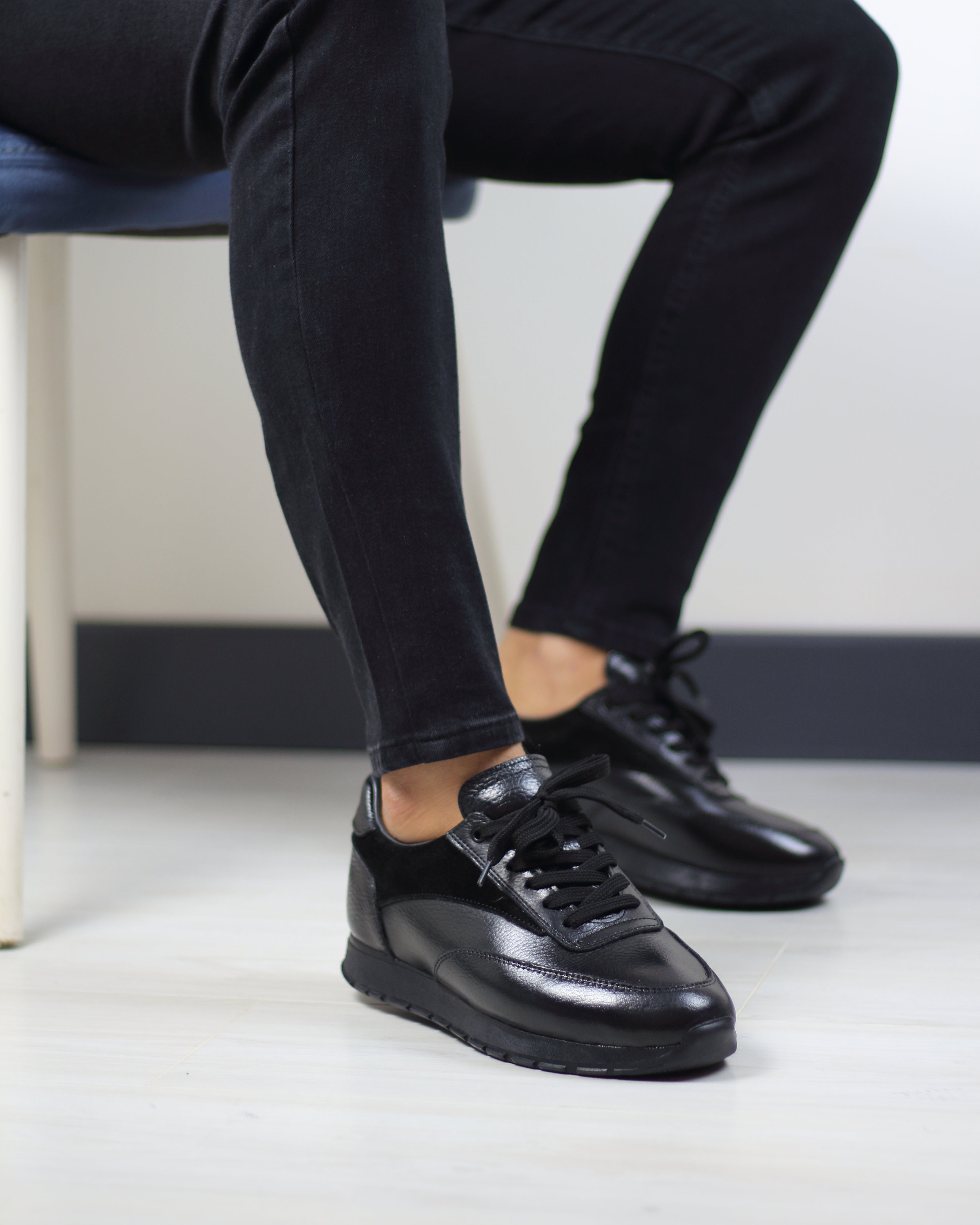 SİYAH DERİ ERKEK SPOR AYAKKABI