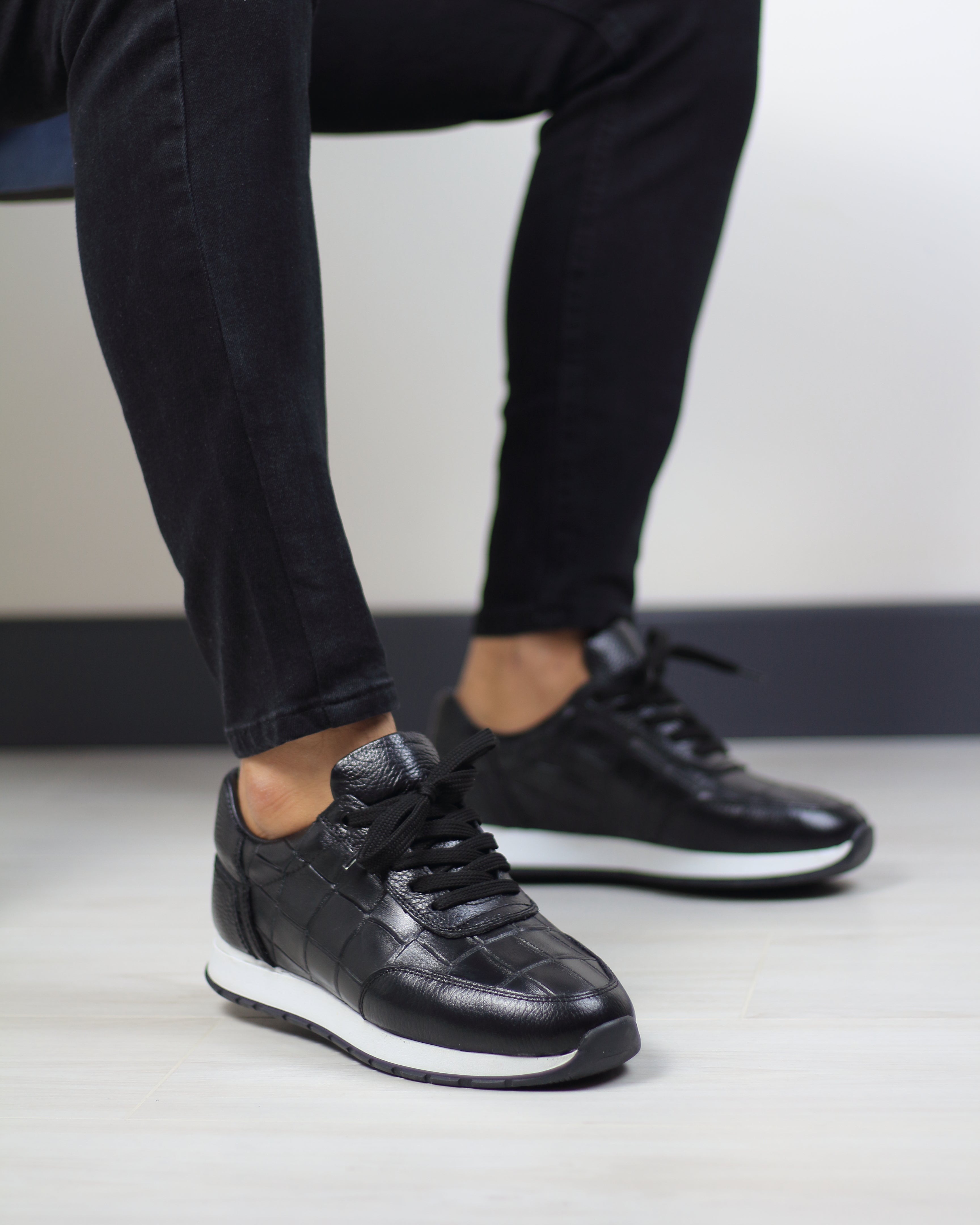 SİYAH DERİ ERKEK SPOR AYAKKABI