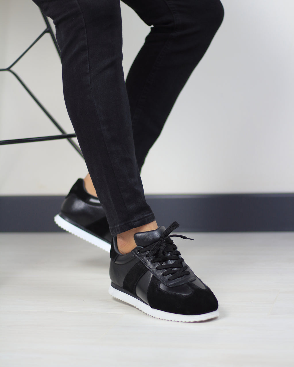 SİYAH DERİ ERKEK SENAKERS AYAKKABI