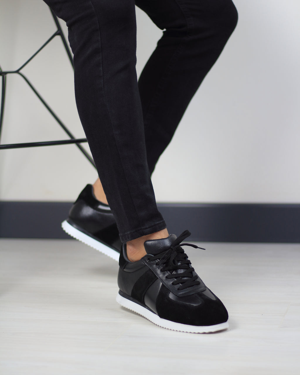 SİYAH DERİ ERKEK SENAKERS AYAKKABI