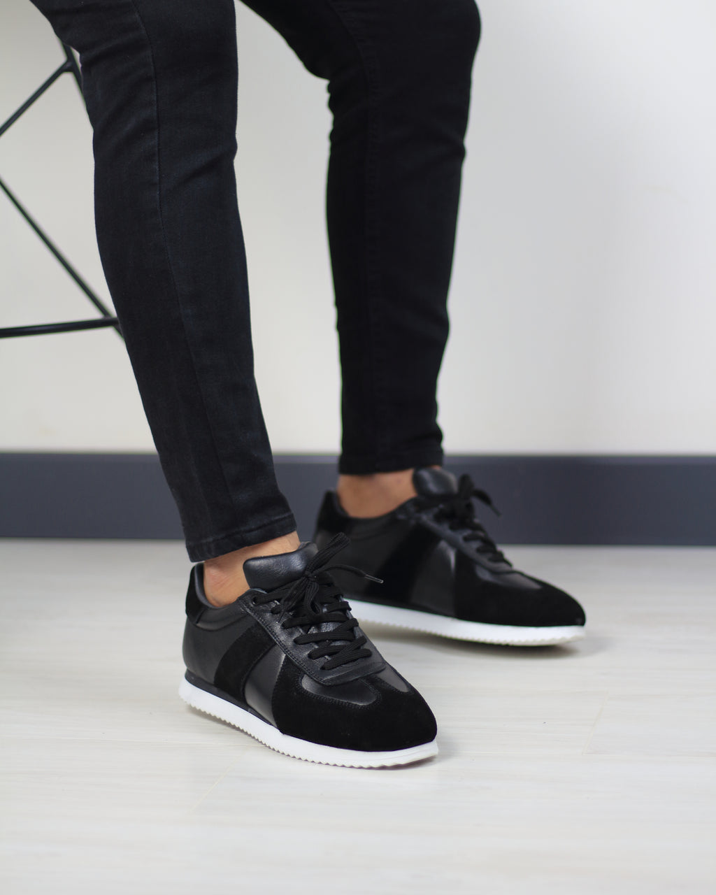 SİYAH DERİ ERKEK SENAKERS AYAKKABI