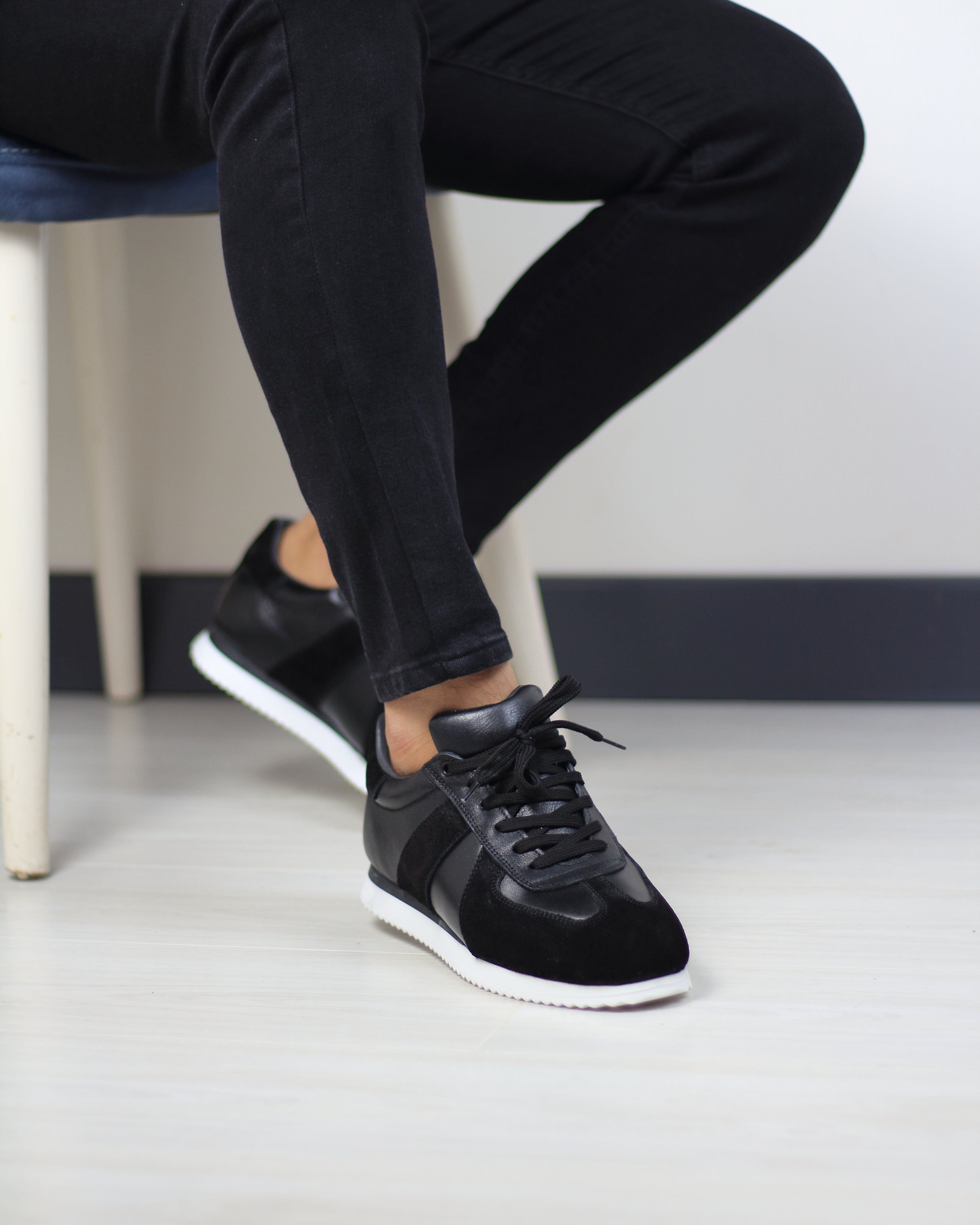 SİYAH DERİ ERKEK SENAKERS AYAKKABI