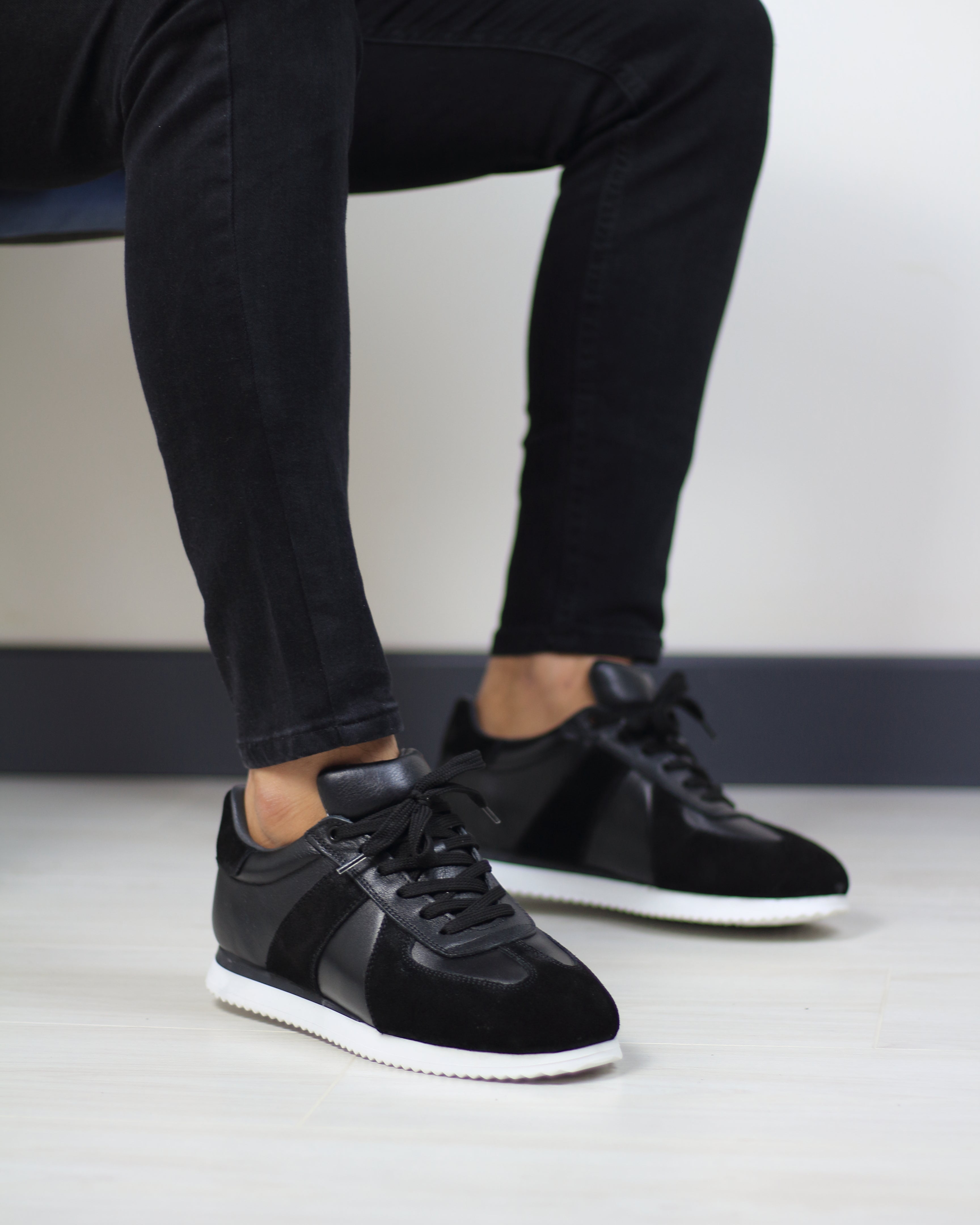 SİYAH DERİ ERKEK SENAKERS AYAKKABI