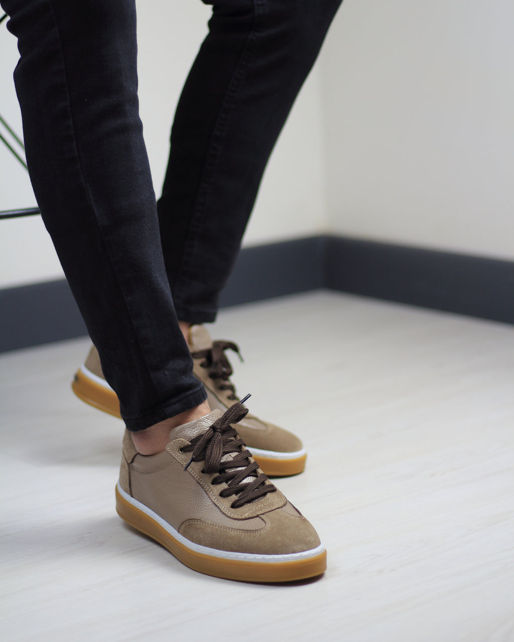 KUM DERİ SÜET DETAYLI ERKEK SNEAKERS AYAKKABI