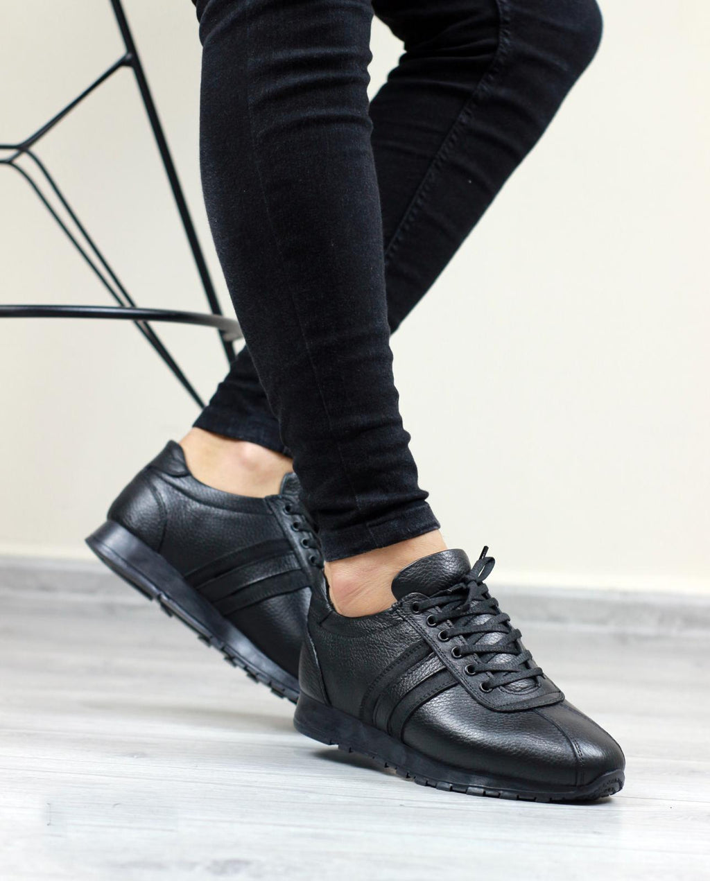 SİYAH DERİ ERKEK SPOR AYAKKABI